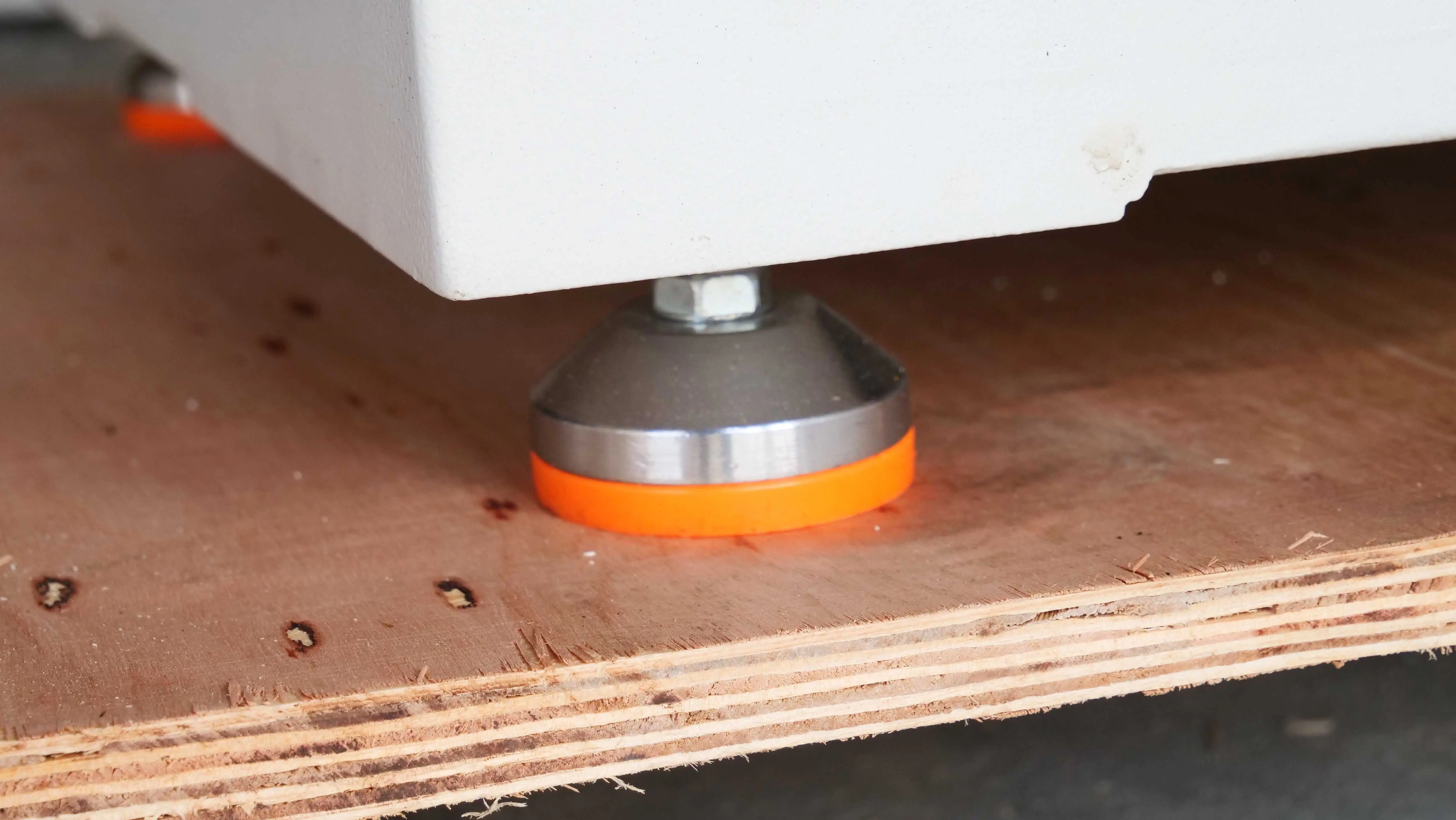 Foot screw