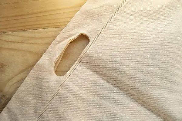 NON-WOVENS FABRIC