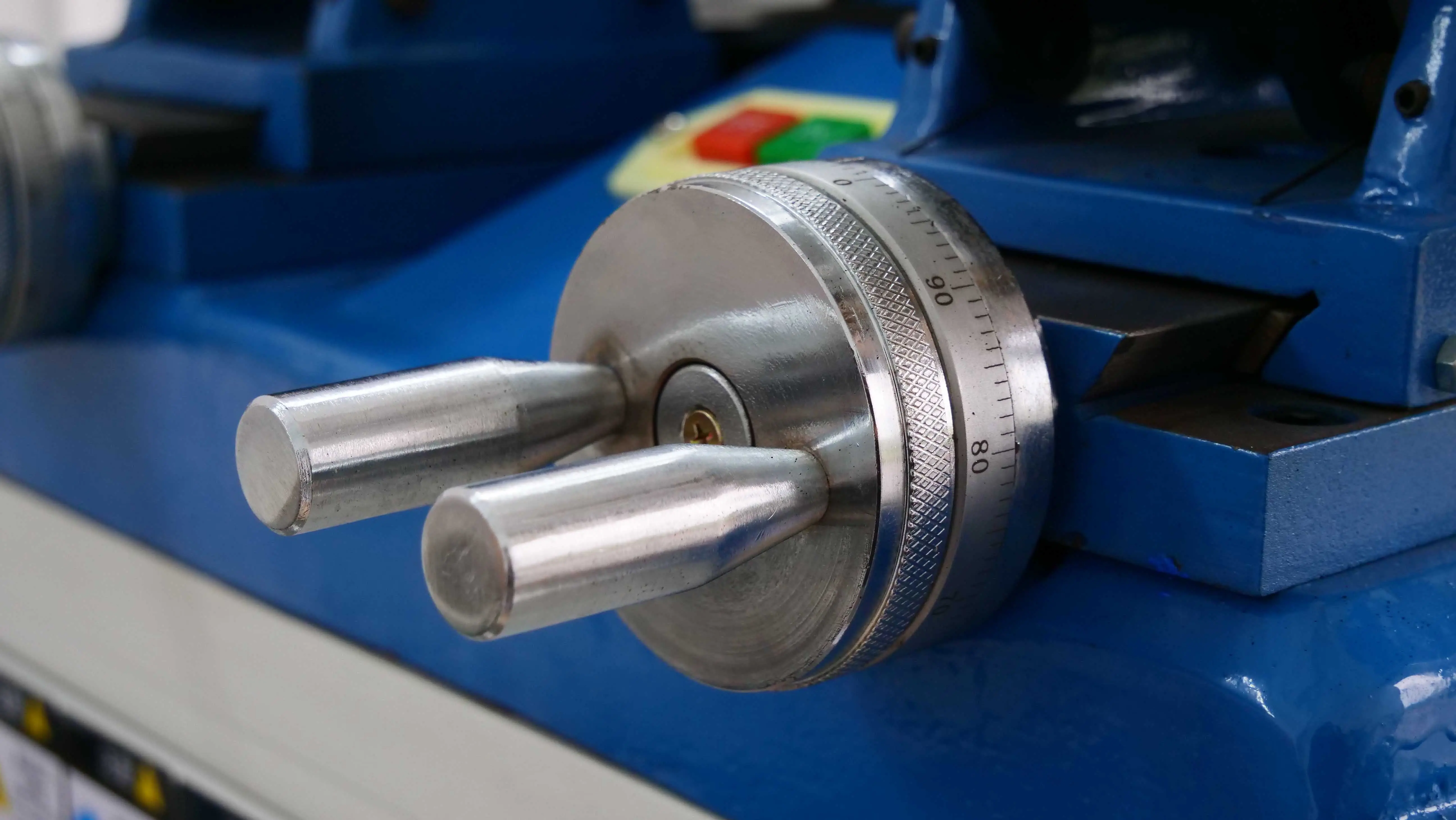 Thickness adjustment wheel