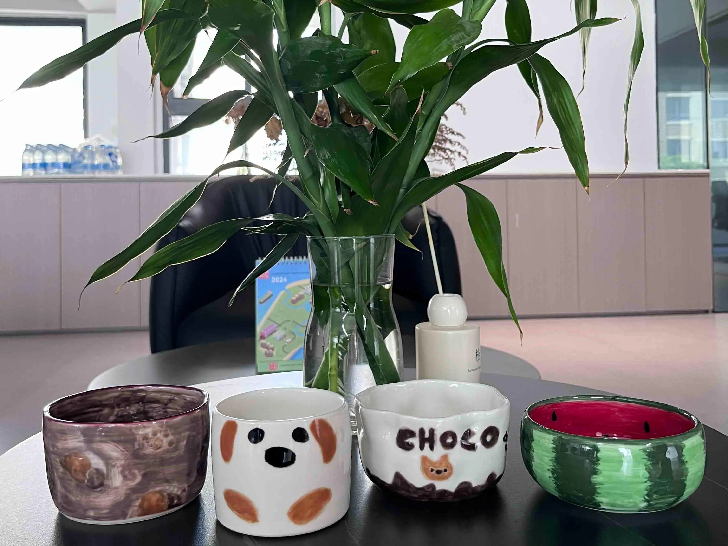 Craftsmanship gathers together to create wonderful pottery - UTSTESTER carries out team-building activities with the theme of ceramic art