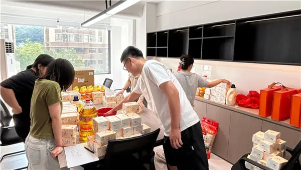 UTSTESTER Mooncake Dice Game03.jpg