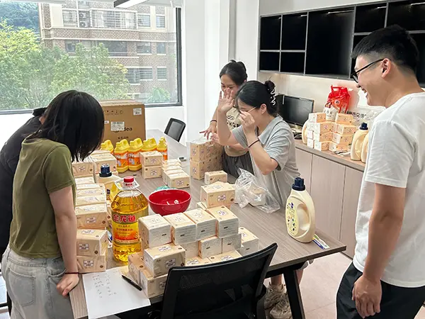 Full Moon Mid Autumn Festival, Full of Love in the Human World ——UTSTESTER Mooncake Dice Game