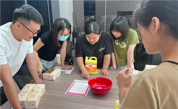 UTSTESTER Mooncake Dice Game02.jpg
